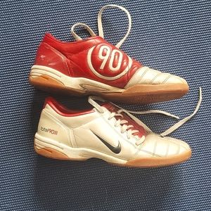 Nike Total 90 III Indoor Soccer Shoes